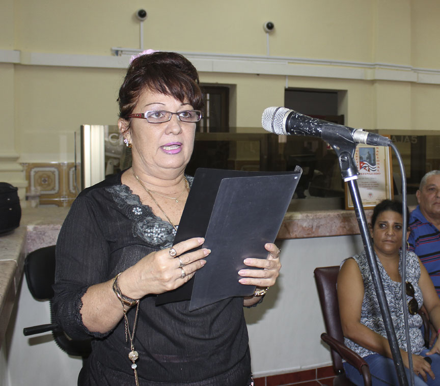 María Emilia Jiménez Figueredo, directora general de la sucursal 7601 // Foto Marlene Herrera