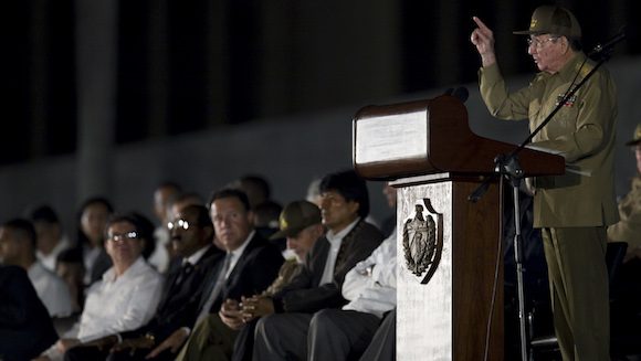 Raúl Castro interviene en el homenaje a Fidel en la Plaza de la Revolución. Foto: Ladyrene Pérez/ Cubadebate