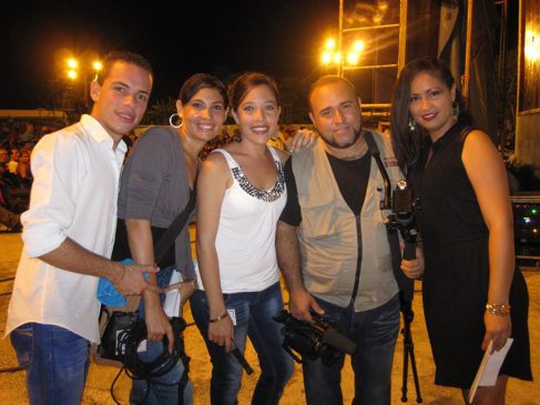 Lázaro Lloret, Laudelisa Lorente Mariño, Carmen Rosa del Valle, Michel Vega Rodríguez y Giselle Rivero Roblejo en la transmisión de la Gala del carnaval // Foto tomada de Facebook