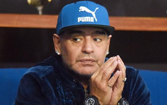 Diego Maradona y la angustia por la muerte de su amigo Fidel Castro. Foto: AFP