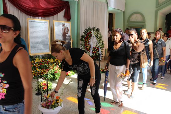 Tributo del pueblo de Manzanillo a Fidel // Foto Marlene Herrera