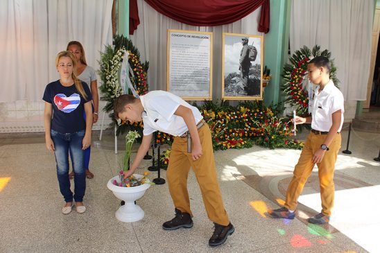 Tributo del pueblo de Manzanillo a Fidel // Foto Marlene Herrera