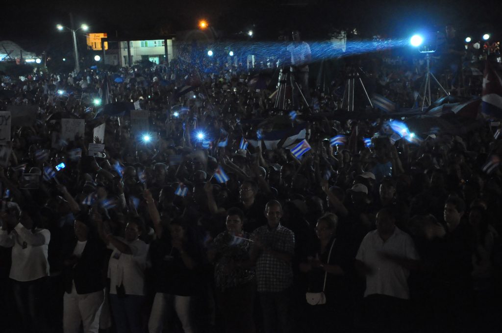 Vigilia a Fidel en Bayamo // Foto Rafael Martínez