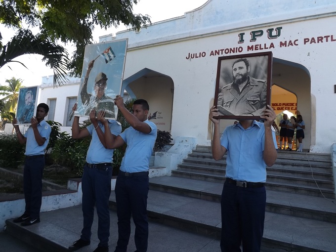 Estudiantes del IPU Julio Antonio Mella // Foto Eliexer Peláez