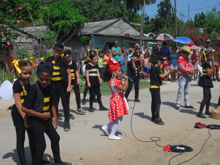 Taller de la Compañía de Teatro La Colmenita, procedente del municipio Playa // Foto Denia Fleitas