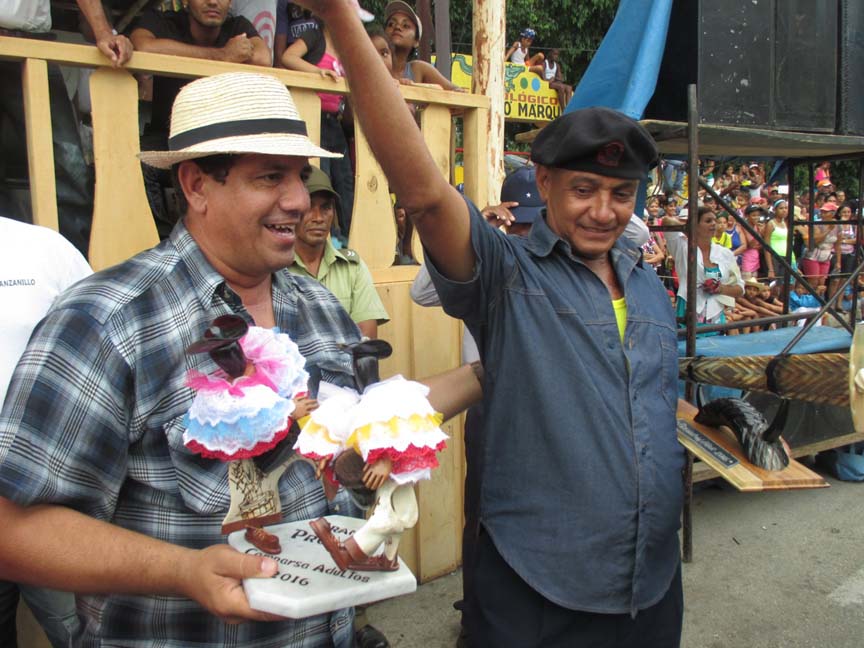 Comparsa del Reparto Caymari Por la Unidad Latinoamericana, popularmente conocida como la de Romilio // Foto Gustavo Cuba