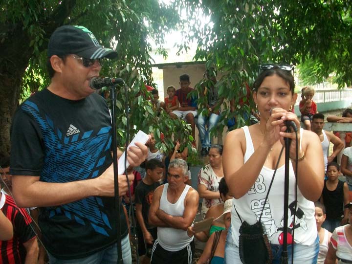 Nilda Baños y Rocles Figueroa son los nuevos animadores del programa Ecos del Carnaval // Foto Roberto Mesa