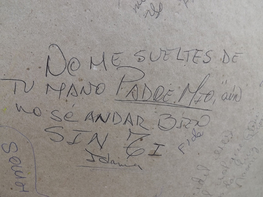 Textos escritos por manzanilleros en pizarra pública // Foto Eliexer Peláez
