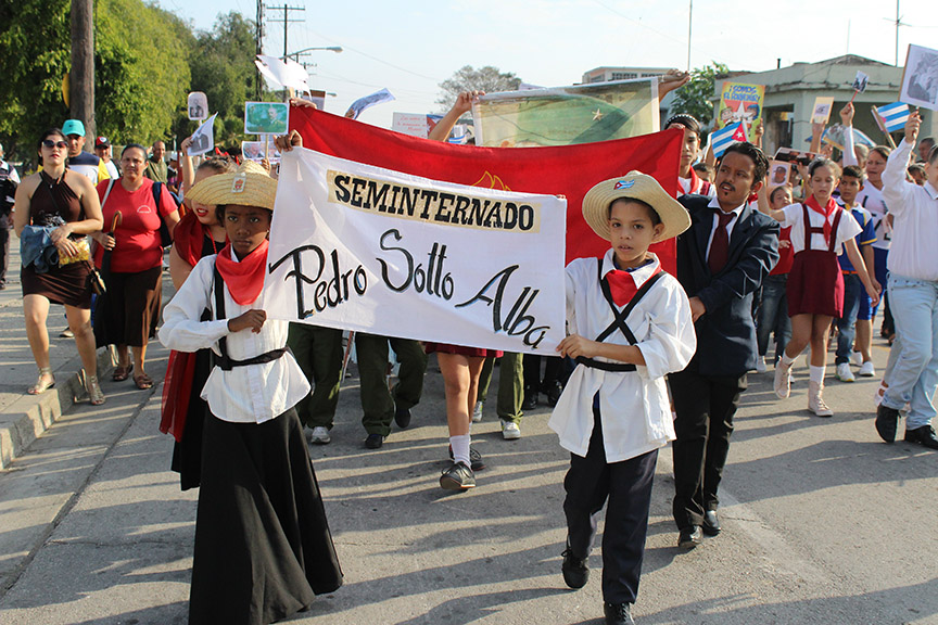 Patriotismo en el Desfile Martiano // Foto Marlene Herrera