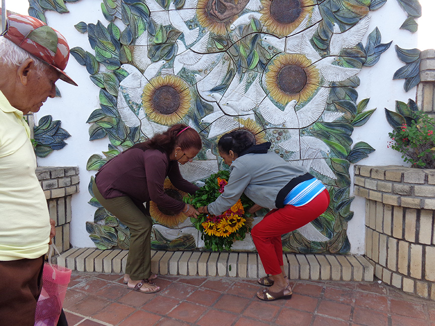 Colocan ofrenda floral a Celia Sánchez en Complejo Monumentario // Foto Marlene Herrera