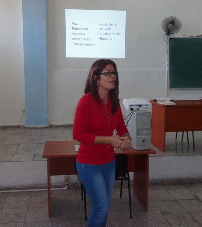 Curso preevento La promoción de salud desde las ciencias sociomédicas. retos y perspectivas. MSc. Elsa Pérez // Foto Marlene Herrera