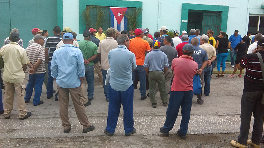 Homenaje a Hugo Chávez y al Día Internacional de la Mujer en Talleres Fajardo // Foto Eliexer Peláez