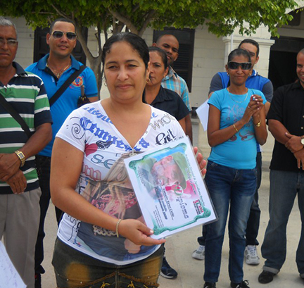 Yaquelín Reyes Caíñas, locutora del programa campesino Surcando para el futuro // Foto Lilian Salvat