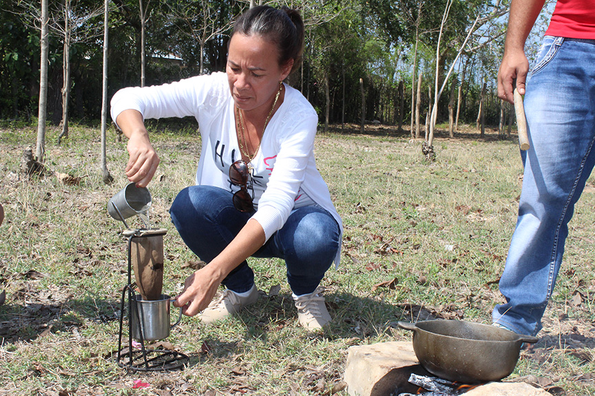 Una coladita de café en la campiña // Foto Marlene Herrera