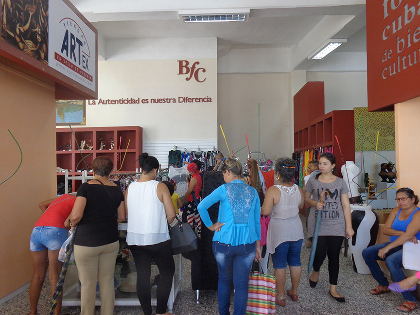 Tienda La Violeta, sede del Fondo de Bienes Culturales recibe cada año la Feria dedicada al día de las madres // Foto Marlene Herrera