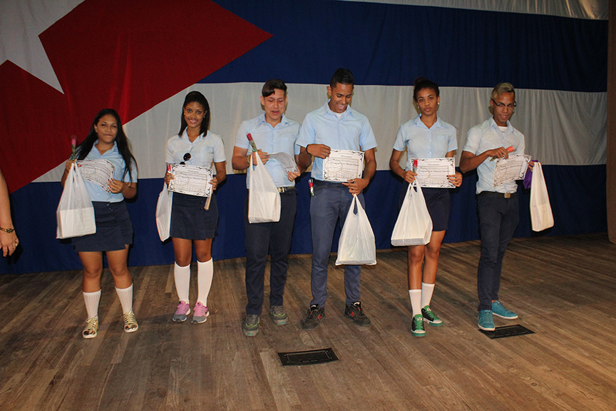 Estudiantes destacados en actividades deportivas // Foto Marlene Herrera