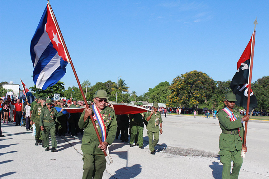 Los combatientes de la Revolución Cubana presentes // Foto Marlene Herrera