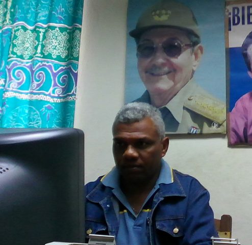 Mario Martínez, locutor de radio Granma // Foto Yurisdel Reyes