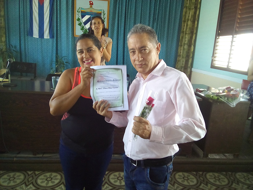 Reconocimiento especial al máster Ulises Díaz Castro por sus aportes al sector // Foto Eliexer Peláez