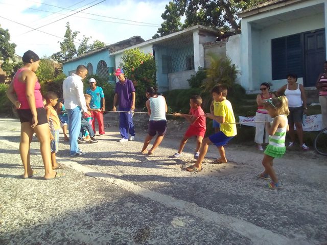 Día de los niños en barrio manzanillero // to Eliexer Peláez