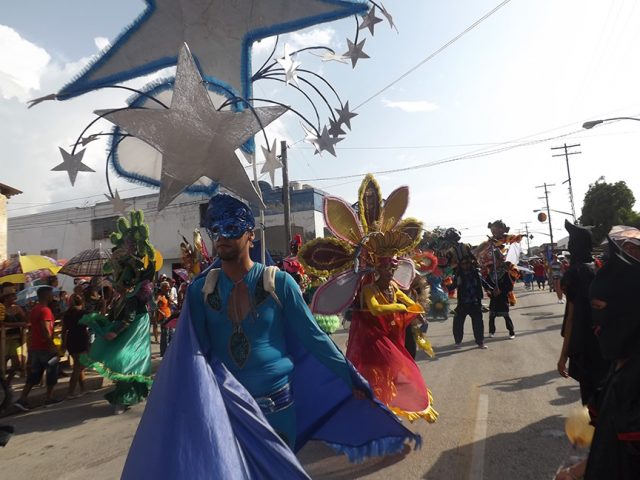 Colorido el desfile del INDER // Foto Liliam Salvat 