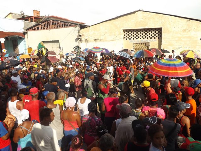 La conga de Guaimaro cerró el desfile // Foto Liliam Salvat