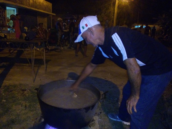 La caldosa es tradición en la fiesta cederista // Foto Eliexer Peláez