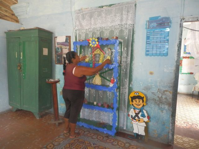 Trabajan en Manzanillo para restablecer en curso escolar luego del paso de Irma // Foto Lilian Salvat