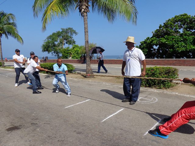 Competencia de fuerza // Foto Marlene Herrera