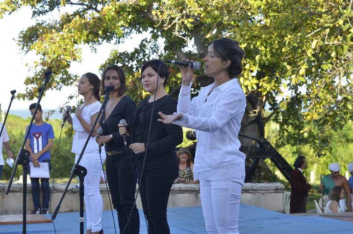 Cuarteto interpreta Apuntes para una hazaña // Foto Marlene Herrera