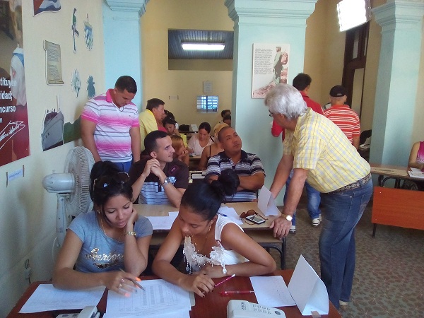 Se revisaron las listas de electores // Foto Eliexer Peláez