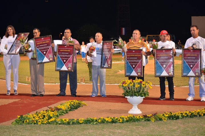 Distinción Mártires de Bárbados en reconocimiento a los méritos alcanzados // Foto Marlene Herrera