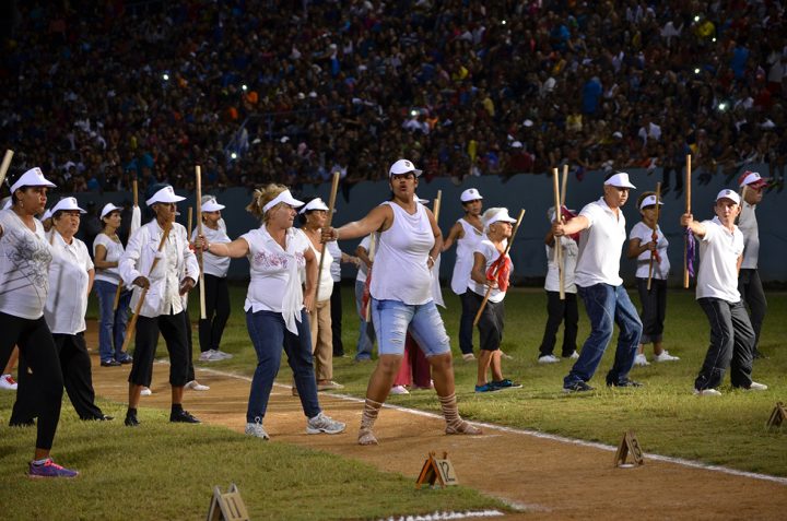 Círculos de abuelos de los combinados deportivos // Foto Marlene Herrera