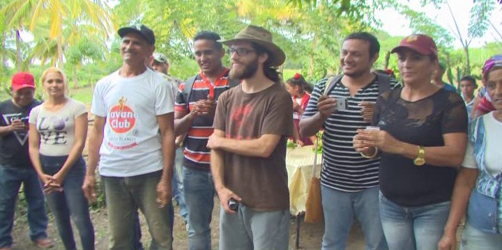 Participantes en Evento Internacional de Agroecología, Agricultura Sostenible y Cooperativismo visitan fincas de campesinos en Manzanillo // Foto Golfovisión TV