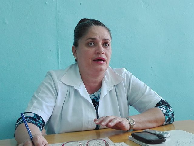 Doctora Rita Ruz Roldan, subdirectora de aseguramiento médico de este hospital materno // Foto Marlene Herrera