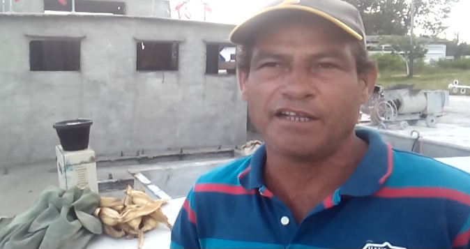 Eduardo Frómeta Cuba, jefe de brigada de ferrocemento // Foto Golfovisión TV