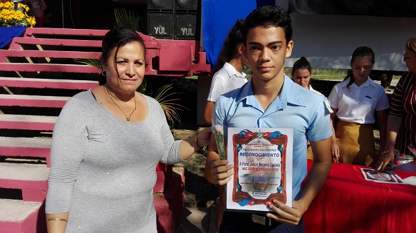 Estudiante más integral del municipio // Foto Eliexer Peláez