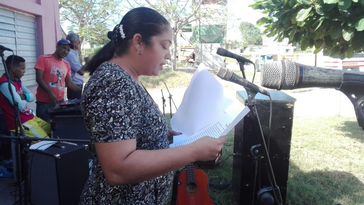 Entre los colectivos distinguidos estuvieron los integrantes del destacamento uno de la empresa, la unidad de servicios al trabajador, y la brigada número tres de la Empresa de la Mariuska Fonseca Núñez, secretaria general del buró sindical // Fotos Marlene Herrera