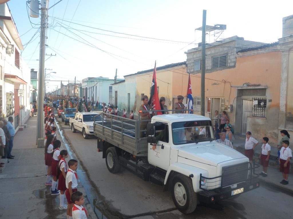 Estudiantes de la Escuela Militar Camilo Cienfuegos // foto Lilian Salvat