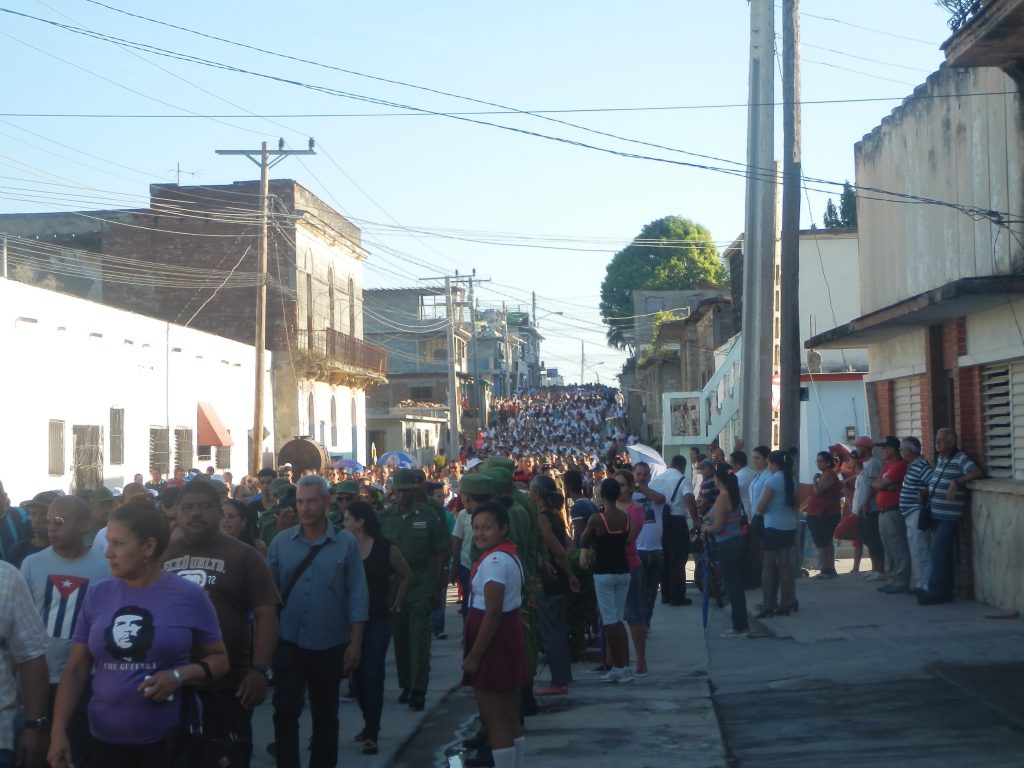 Pioneros, jóvenes y trabajadores de diversos sectores // foto Lilian Salvat