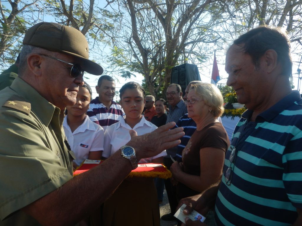 Entrega de carné ACRC // foto Lilian Salvat