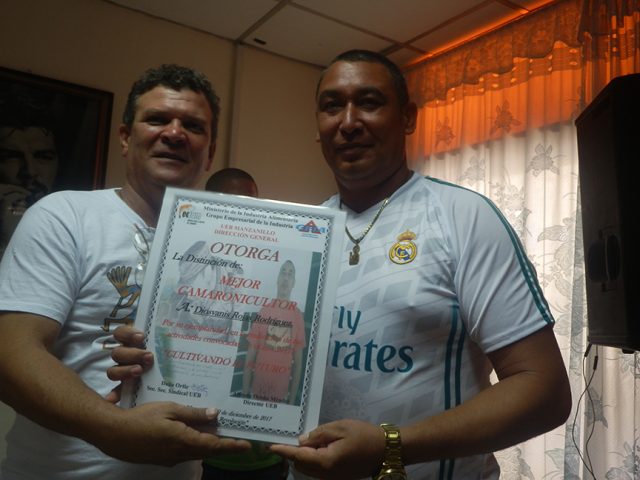 Mejor camaronicultor Diosvanis Rojas Rodríguez // Foto Lilian Salvat