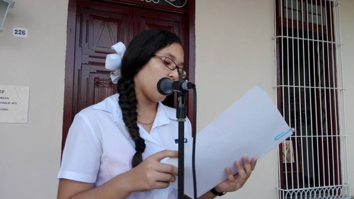 Rebeca Chávez Tamayo, estudiante de la Escuela Secundaria Básica Urbana Paquito Rosales Benítez // Foto Eliexer Peláez