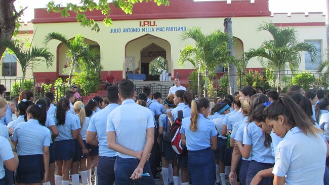 El IPU Julio Antonio Mella, una de las sede de los exámenes de ingreso // Foto Eliexer Peláez