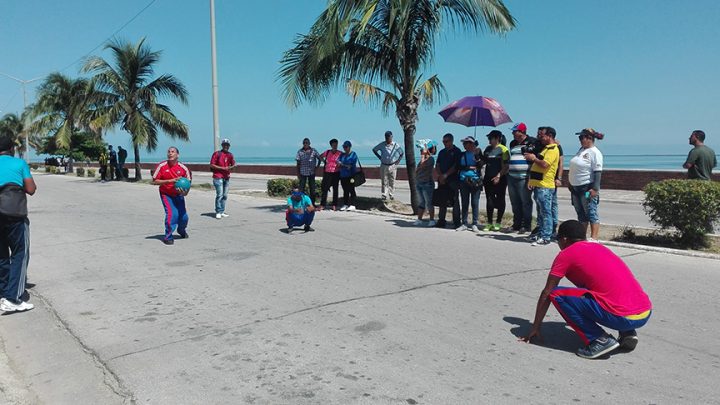 Opciones para las personas invidentes en el inicio del verano // Foto Marlene Herrera