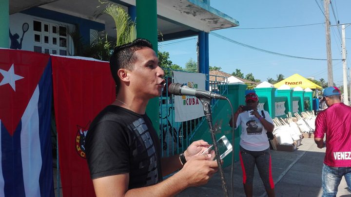 Reynier Beltrán Sánchez, primer secretario de la Unión de Jóvenes Comunistas en el municipio, convocó a festejar “recorriendo rutas históricas donde prime la identidad nacional con unidad familiar, de los amigos, la pareja" // Foto Marlene Herrera