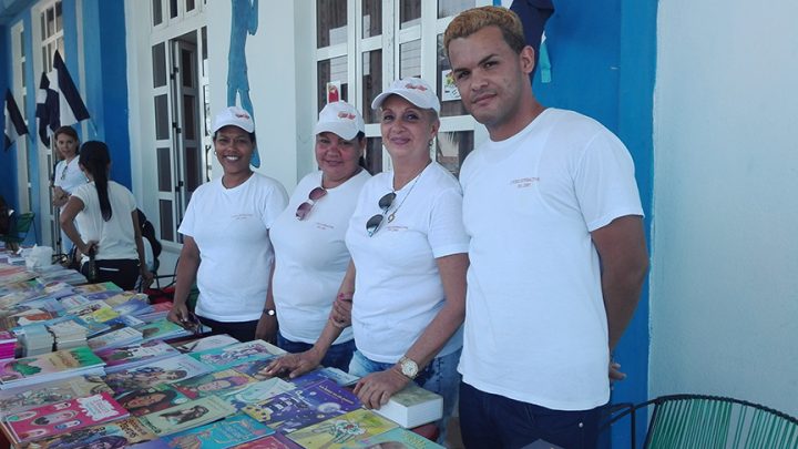 Venta de libros entre las opciones del verano // Foto Marlene Herrera