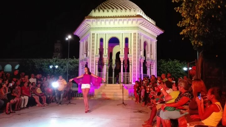 Para el desfile se utlizó la música de la Original de Manzanillo // Foto Marlene Herrera