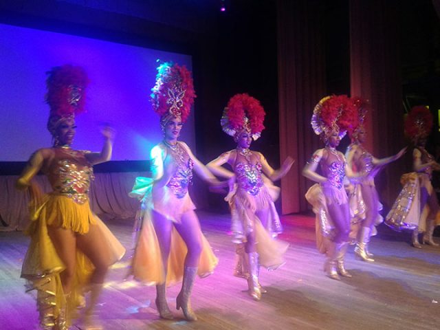 Bailarines figurantes de Tropicana // Foto Denia Fleitas