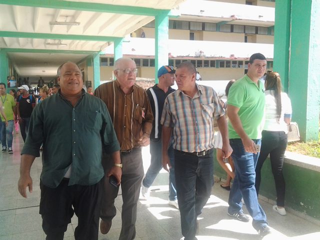 Los máximos dirigentes políticos de la provincia y el municipio recorrieron la sede pedagógica // Foto Roberto Mesa